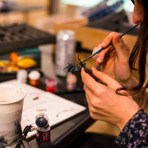 Miniatura 5 de Testors - Adhesivo de cemento modelo de plástico, paquete de 2, 6 pinceles de pintura en miniatura de detalles finos, cuchillo de manualidades