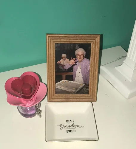 Miniatura 96 de Simply Charmed Amo Mi Abuela – Divertido regalo español para el Día de la Madre para la abuela de cerámica o soporte para anillos – Elegante bandeja