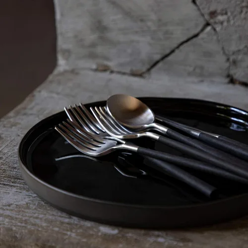 Miniatura 2 de Costa Nova Cubiertos de 5 piezas para 1 – Colección Mito, acabado cepillado con mango de resina negra Cubiertos de acero inoxidable Cubiertos
