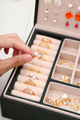 Miniatura 7 de QBestry Organizador de aretes de tuerca para mujeres y hombres, caja de joyería negra para aretes, collar, organizador de joyas, caja de aretes