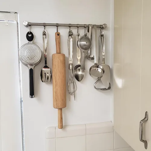 Miniatura 2 de Estantes de utensilios de cocina de acero inoxidable 304 con 7 ganchos deslizantes montados en la pared de 15 pulgadas