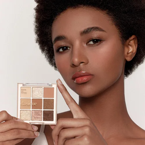 Miniatura 2 de dasique - Paleta de sombras #01 Sugar Brownie, libre de crueldad, 9 tonos combinables en acabados mate suave y brillante con hermosas perlas