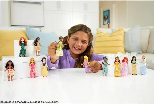 Miniatura 2 de Mattel Disney Princesses, muñeca Belle articulada de 3.5 in, 3 años y +, HLW78