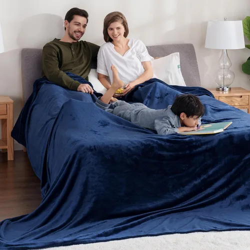 Miniatura 20 de Berkshire Blanket Cobija de cama VelvetLoft® clásica de terciopelo sólido tamaño Queen, cobija de felpa ligera y suave para cama y sofá, color Negro