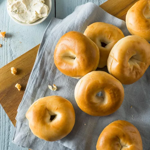 Miniatura 6 de Toufayan - Mini bagels precortados en rodajas – Textura suave, perfecto para desayuno, aperitivos y loncheras – 2 paquetes (12 bagels en total)
