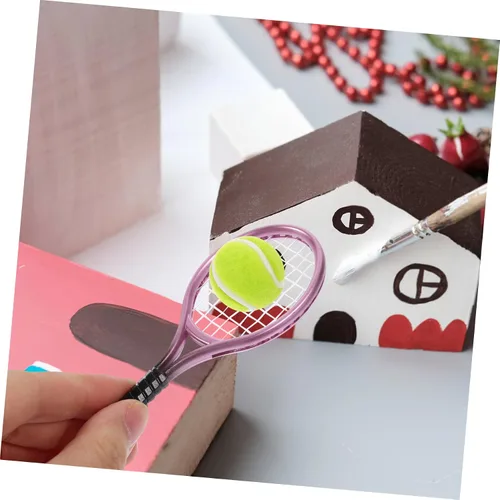 Miniatura 7 de Miniatures 3 juegos de mini raqueta de tenis, accesorios para casa de muñecas 1:12, mini raqueta de tenis deportiva y juego de pelota para mini casa