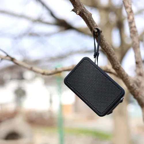 Miniatura 6 de AT&T Essentials - Altavoz Bluetooth retro de 15 W, IPX6 impermeable, Bluetooth 5.3, modos de luz LED, control de graves y agudos, batería de 12