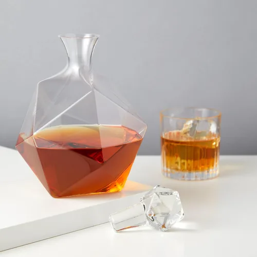 Miniatura 2 de Viski Seneca - Decantador de whisky de cristal facetado con tapón, elegante decantador de licor para bourbon, whisky, bebidas espirituosas, regalos