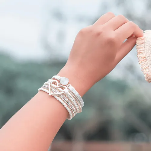Miniatura 8 de FANCY SHINY Pulseras de cuero con forma de corazón, apilables, bohemias, pulseras de diamantes de imitación de resina de moda con cierre magnético
