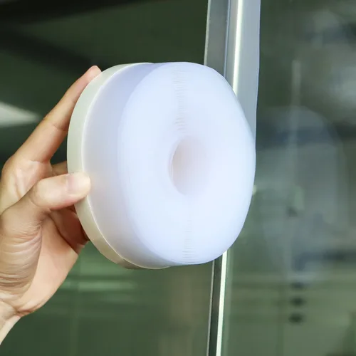 Cinta de sellado de intemperie de silicona FOURGUN 45 MM * 9 m Aislamiento insonorizado Perfecto para marcos de puertas, ventanas, baño, regaderas,