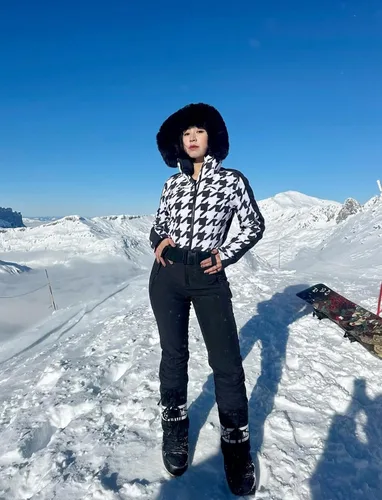 Miniatura 4 de GSOU SNOW Traje de esquí para mujer, traje de nieve de una pieza, para snowboard, delgado, aislante, impermeable, resistente al viento