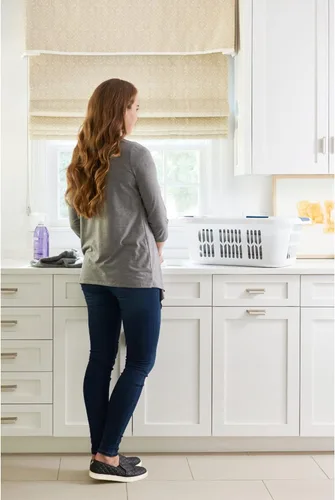 Miniatura 7 de Rubbermaid - Cesta de ropa sucia XL Hip-Hugger 2.1-bushel, color blanco para almacenamiento de ropa/baño/dormitorio/armario del hogar