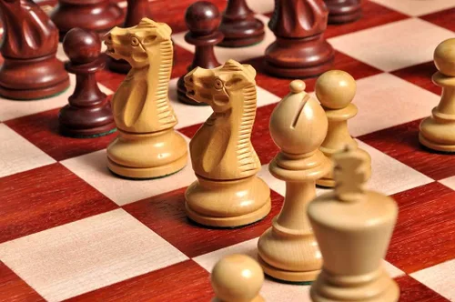 Miniatura 3 de Juego de ajedrez The Grandmaster - Solo piezas - 4.0" King (caoba dorada)