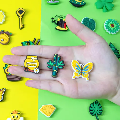 Miniatura 6 de Salaoen Dijes para niñas, 100 unidades, bonitos dijes para niños y niños, amarillo, morado, rosa, verde, azul, accesorios, Caucho, No es una piedra