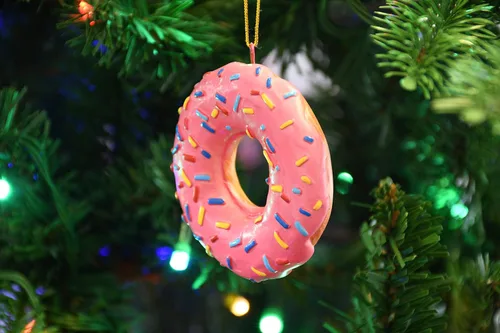 Miniatura 3 de Tree Buddees Adorno navideño de donut rosa con chispas