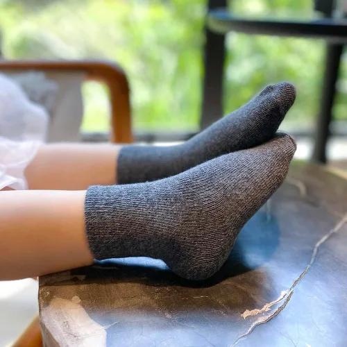 Miniatura 6 de JAKIDAR Paquete de 12 calcetines de algodón con agarre antideslizante para niños y niñas