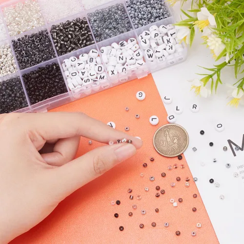 Miniatura 6 de PH PandaHall 3230 cuentas de cristal negro de 0.118 pulgadas y letras acrílicas de 0.118 pulgadas para hacer joyas