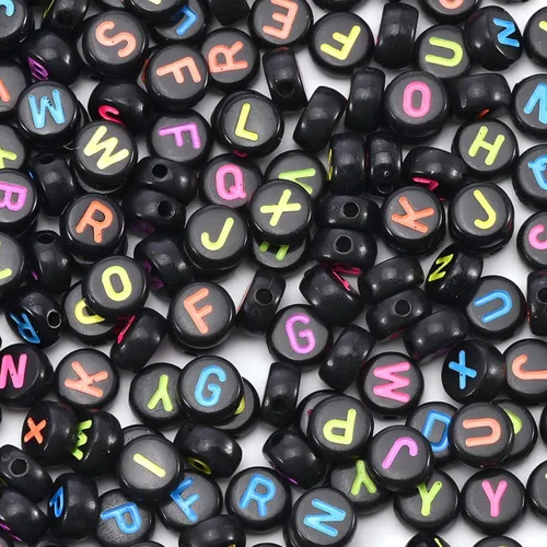 1600 piezas de cuentas de letras redondas negras y coloridas A-Z, cuentas de alfabeto acrílico de 4x7mm para hacer joyas con dijes