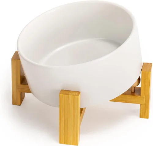 Miniatura 11 de SPUNKYJUNKY Cuenco de cerámica inclinado de 15° para perros y gatos con soporte de madera, cuenco inclinado para comida y agua para bulldog Blanco