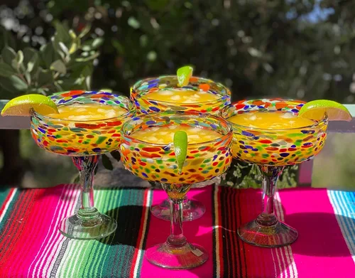 Miniatura 3 de Dos Sueños Vidrio soplado a mano mexicano – Juego de 4 vasos de Margarita soplados a mano Confetti Rock (16 oz)