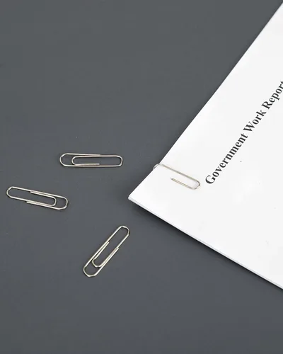 Miniatura 6 de PAPERPAL Clips de papel para oficina, escuela y uso personal, clip liso #1 (1-2/7 pulgadas), 600 clips de papel medianos (6 cajas de 100 cada uno)