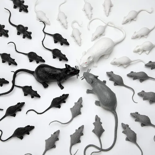 Boao 33 piezas de mini ratones falsos a granel de 2 a 4 pulgadas, juguetes realistas de ratón, accesorios de broma para decoración de ratas