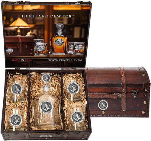 Miniatura 21 de Heritage Pewter Alabama Capitol - Juego de baúl Recipiente de líquido de 24 onzas con 4 vasos de agua Vidrio de peltre elaborado por expertos