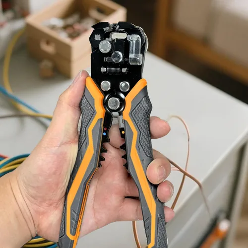 Miniatura 5 de Kit pelacables autoajustable 5 en 1, pelacables automático para AWG 24-10, bolígrafo detector de voltaje LED, cinta aislante de 23 pies, 99