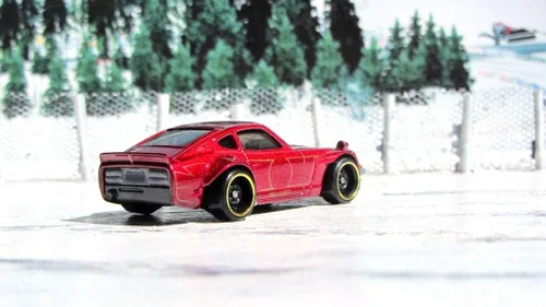 Miniatura 5 de Hot Wheels 2018 50 aniversario Nightburnerz Custom Datsun 240Z 140/365, granate