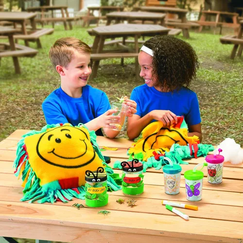 Miniatura 4 de Fun Express Vasos de bricolaje con tapas y pajitas para niños (paquete de 12) – Colorea tus propias tazas de manualidades a granel con inserciones