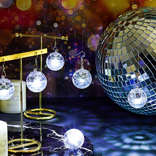 Miniatura 3 de Henoyso 4 pares de aretes de bola de discoteca iluminados, joyería con luz LED, aretes brillantes para mujeres y niñas, regalos de día de San