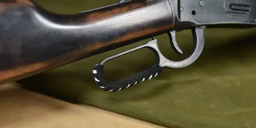 Miniatura 8 de WAYNE'S DOG Envoltura de palanca de cuero genuino para rifles y escopetas de acción de palanca, hecha a mano