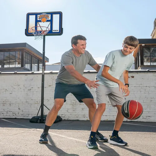 Miniatura 5 de Lifetime NBA New York Knicks - Aro de baloncesto portátil, altura ajustable de 7.5 a 10 pies, tablero de fusión inastillable de 44 pulgadas, base