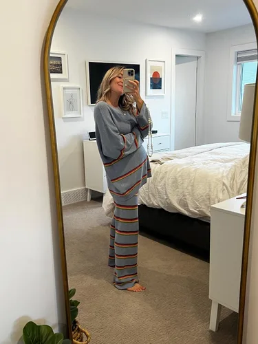 Miniatura 2 de SCUSTY Conjunto de 2 piezas para mujer, suéteres de rayas de otoño de gran tamaño, ropa de descanso, suéter de manga larga de punto acogedor