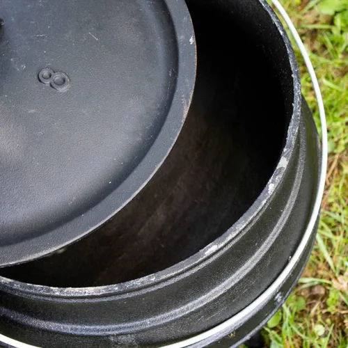 Miniatura 2 de Lehman's Campfire - Olla de hierro fundido con 3 patas y tapa, 20.75 pulgadas, 18.5 galones