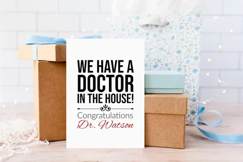 Miniatura 2 de Tarjetas de graduación personalizadas para médico, tarjeta de felicitación personalizada para hija o hijo, tenemos un médico en la casa, regalos