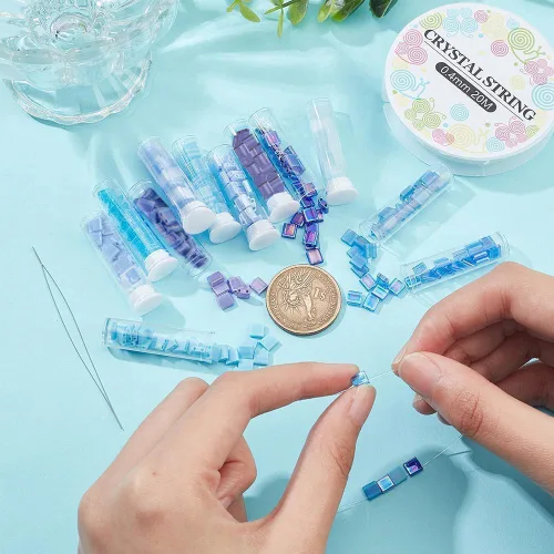 Miniatura 3 de NBEADS Juego de 208 cuentas metálicas de 2 agujeros, 8 colores de 0.197 x 0.197 in, incluye hilo elástico y agujas de cuentas de acero inoxidable