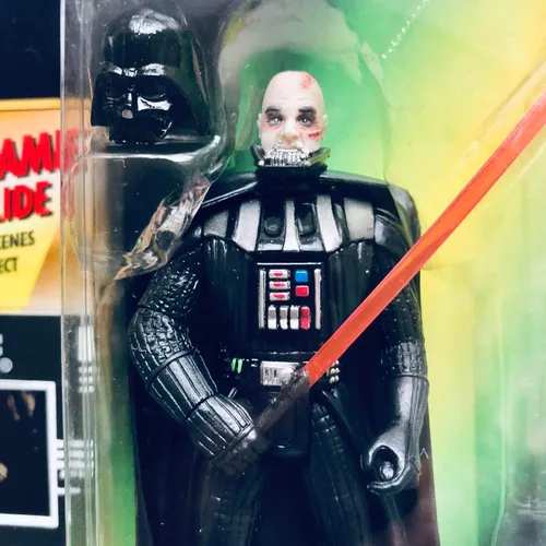 Miniatura 3 de Star Wars POTF2 Power of the Force Freeze Marco Darth Vader con casco extraíble y sable de luz