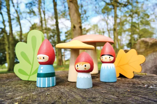 Miniatura 8 de Tender Leaf Toys - Familia de gnomos del bosque - Juego imaginativo de madera maciza de 8 piezas, decoración de guardería - Promueve la creatividad