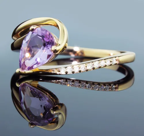 Miniatura 6 de Belantina Heartland By Beverley Mitchell 10K Rose Gold and Sterling Silver 7x9mm Amethyst & Diamond Accented Statement Ring