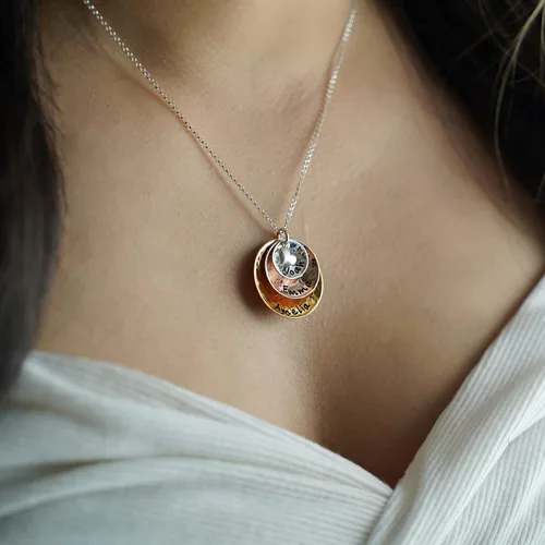 Miniatura 2 de My Three Treasures - Collar con dije personalizado con discos chapados en plata 925, oro y oro rosa. Personalizado con cualquier palabra o nombre