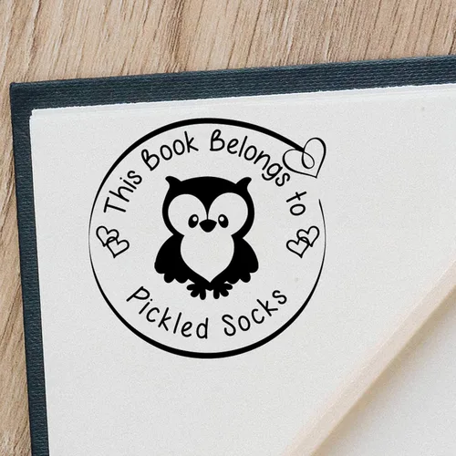 Miniatura 2 de de The Library of Book Stamp – Etiqueta de nombre personalizada para niños autoentintada para libros escolares. Este libro pertenece a un sello