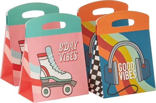 Hallmark Bolsas de regalo grandes autosellantes con asas (4 bolsas, 2 diseños: auriculares Good Vibes, patines Bday Vibes) para niños, cumpleaños,
