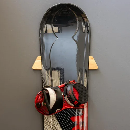 StoreYourBoard Estante minimalista de madera para snowboard, pantalla de almacenamiento de montaje en pared, tamaño ajustable, madera maciza con