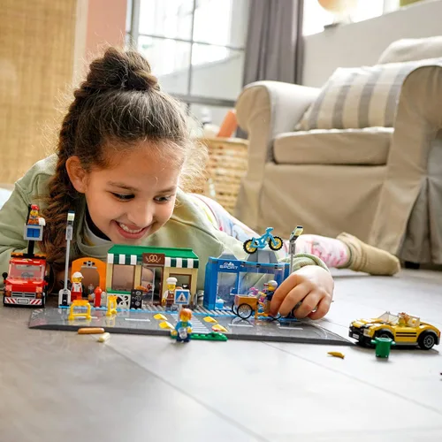 Miniatura 3 de LEGO City Shopping Street 60306 Kit de construcción; juguete de construcción genial para niños, nuevo 2021 (533 piezas)