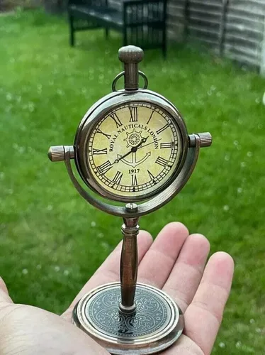 Reloj de escritorio analógico de inspiración vintage con base giratoria giratoria, bronce antiguo