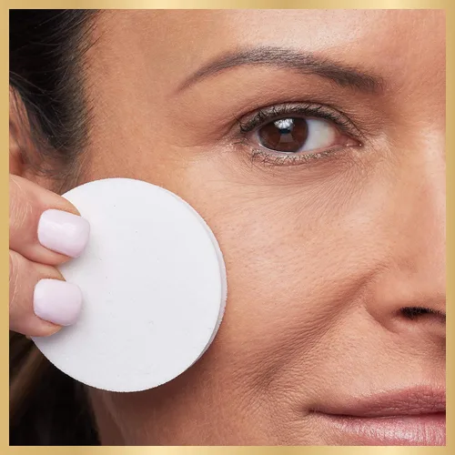Miniatura 5 de L'Oréal Paris Age Perfect Creamy Powder Foundation Compact, 350 Classic Tan, 0.31 onzas Tan clásiico