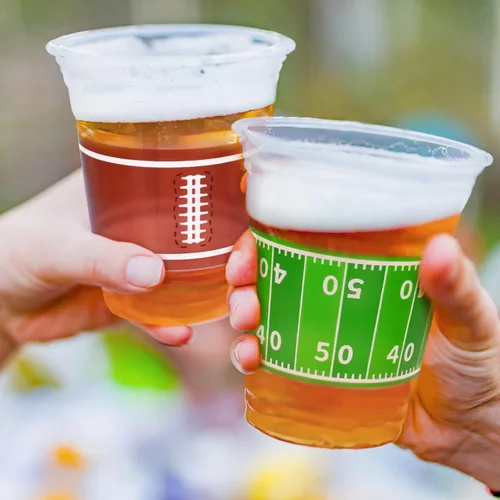 Miniatura 5 de Gatherfun 100 vasos de plástico de fútbol de 16 onzas, fiestas de fútbol y eventos para portón trasero, desechables y prácticos, suministros ideales