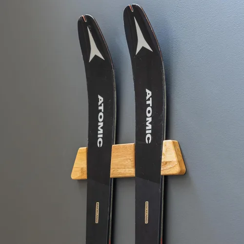 Miniatura 8 de StoreYourBoard Soporte de pared horizontal de madera para esquís – Organizador de pared de esquí resistente, soportes de esquí que ahorran espacio