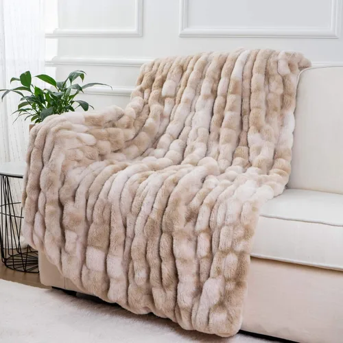 Miniatura 3 de BATTILO HOME Manta de Tiro de Piel Sintética Beige Suave Lujosa Fruncida Difusa Felpa Elegante con Manta de Visón Reversible para Sofá, Silla, Sofá